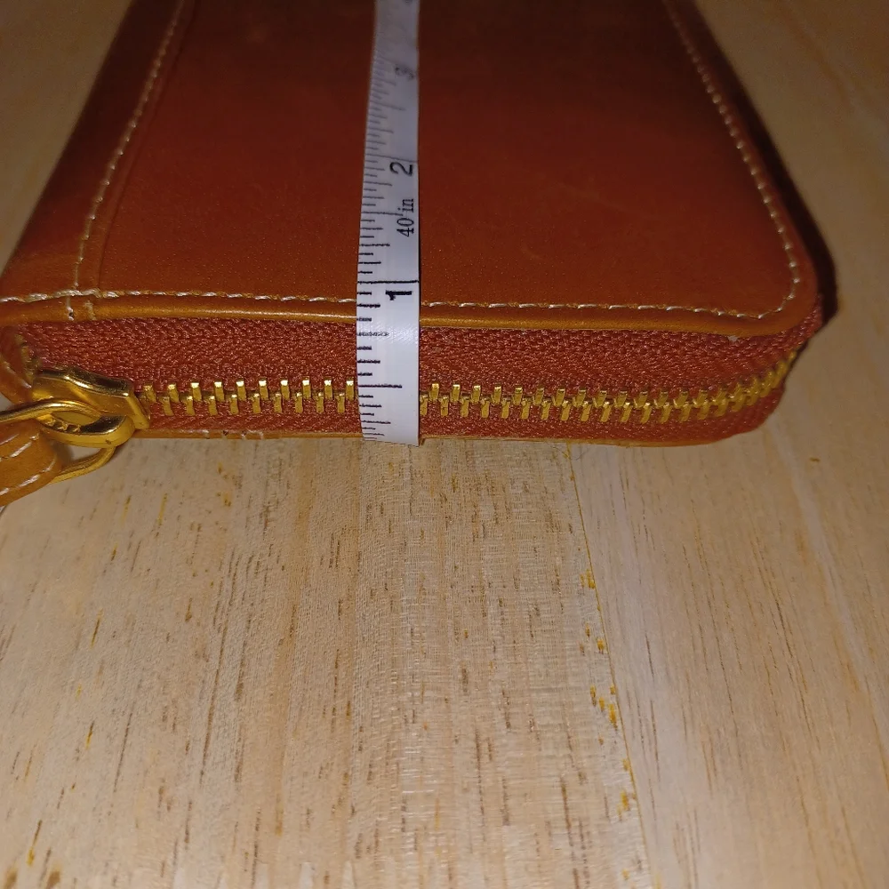 Women's Timberland Leather Wristlet - Picture 10 of 11